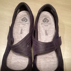 Mary Jane cloudstoppers by Clark size 9 excellent condition.